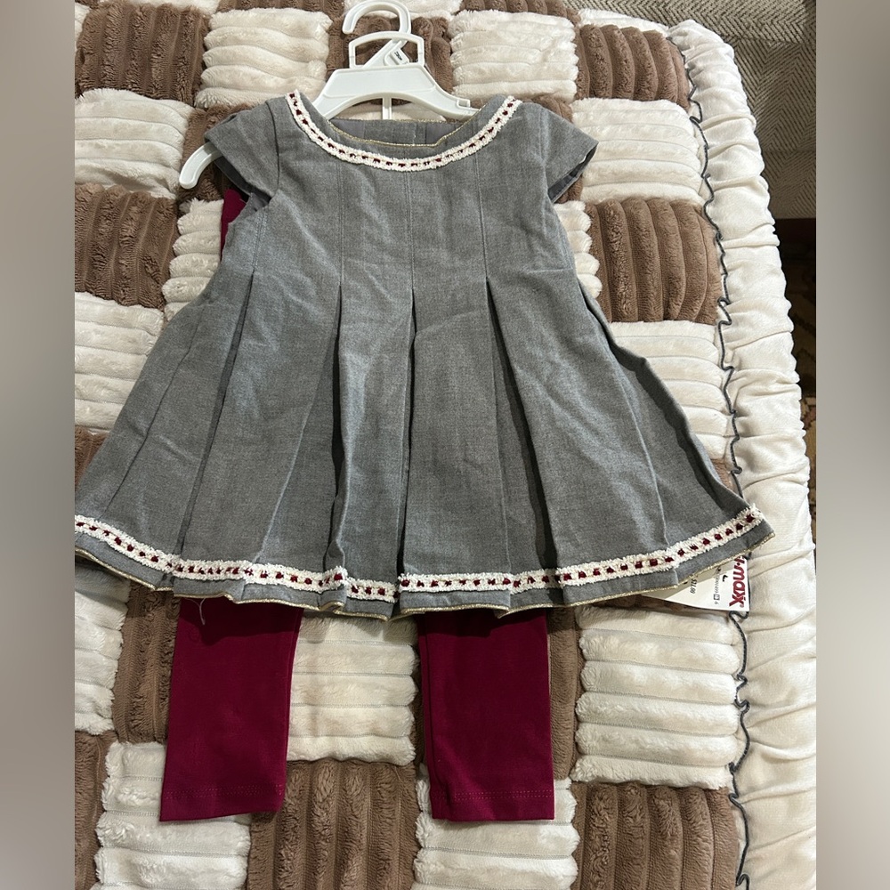 NWT Tahari Baby Gray set with Gold Trim and Red Details